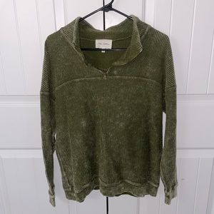 Never worn super cute pullover from boutique!!